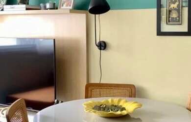 Imagem: O apartamento possui 2 Dormitórios, 1 Banheiro, 1 Vaga na garagem