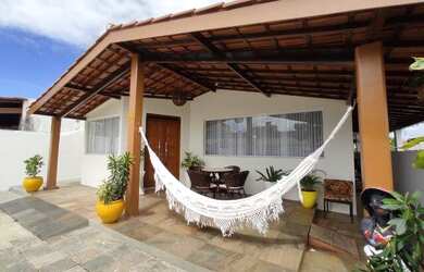 Imagem: A casa possui 4 Dormitórios, 4 Banheiros, 280m² de Área e