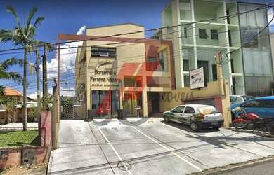 Imagem: O depósito possui 5 Vagas na garagem, 288m² de Área e está