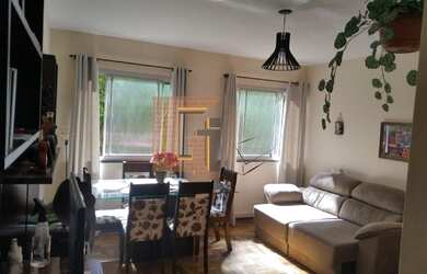 Imagem: O apartamento possui 3 Dormitórios, 1 Banheiro, 2 Vagas na