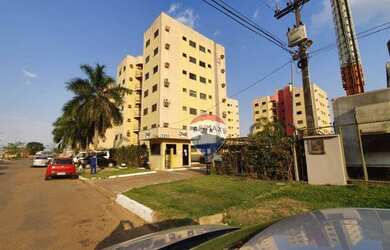 Imagem: O apartamento possui 3 Dormitórios, 1 Banheiro, 2 Vagas na