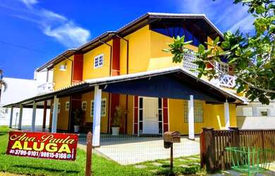 Imagem: A casa em condomínio para alugar possui 5 Dormitórios, 5 Banheiros