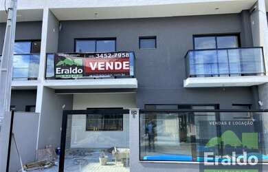 Imagem: A casa possui 3 Dormitórios, 1 Banheiro, 1 Vaga na garagem