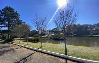 Imagem: O terreno possui 532m² de Área e está localizado em Gramado