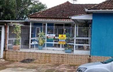 Imagem: A casa possui 2 Dormitórios, 2 Banheiros, 3 Vagas na garagem