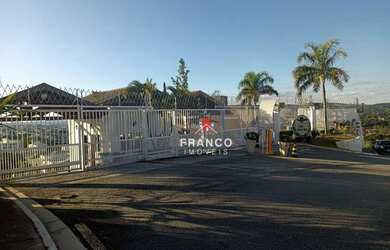 Imagem: A casa possui 3 Dormitórios, 4 Banheiros, 4 Vagas na garagem