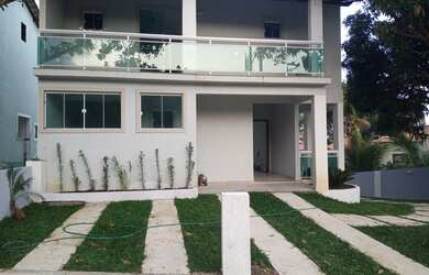 Imagem: A casa em condomínio possui 3 Dormitórios, 1 Banheiro, 2 Vagas