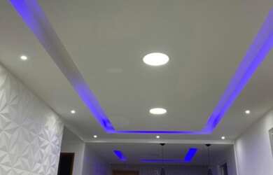 Imagem: A casa possui 3 Dormitórios, 3 Banheiros, 4 Vagas na garagem