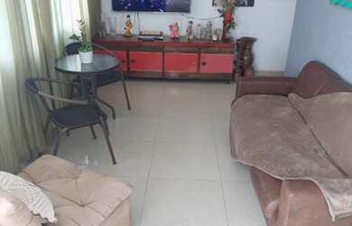 Imagem: A casa possui 3 Dormitórios, 2 Banheiros, 4 Vagas na garagem