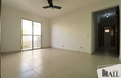 Imagem: O apartamento possui 3 Dormitórios, 2 Banheiros, 2 Vagas na