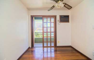 Imagem 10: Casa em Morro Santana. Piscina, Guarda roupa, Lareirae4 Vagas na garagem