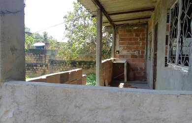 Imagem: A casa possui 3 Dormitórios, 1 Banheiro, 5 Vagas na garagem