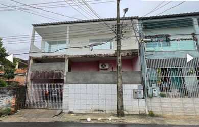 Imagem: A casa possui 2 Dormitórios, 2 Banheiros e 1 Vaga na garagem