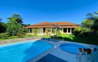 Imagem: A casa em condomínio possui 5 Dormitórios, 5 Banheiros, 2