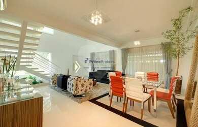 Imagem: A casa possui 5 Dormitórios, 5 Banheiros, 5 Vagas na garagem