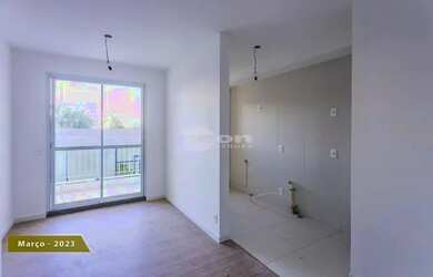 Imagem: O apartamento possui 2 Dormitórios, 1 Banheiro, 1 Vaga na garagem