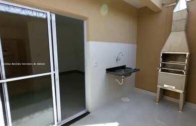 Imagem: O apartamento possui 2 Dormitórios, 2 Banheiros, 2 Vagas na