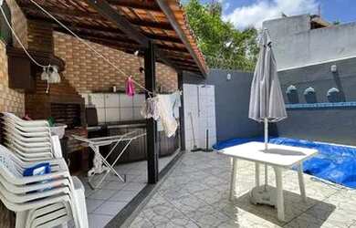 Imagem: A casa em condomínio possui 4 Dormitórios, 3 Banheiros, 4