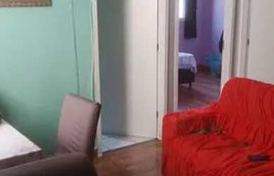 Imagem: O apartamento possui 2 Dormitórios, 1 Banheiro, 1 Vaga na garagem