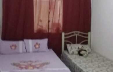 Imagem: A casa possui 2 Dormitórios, 1 Banheiro, 1 Vaga na garagem