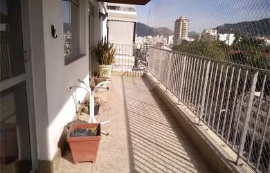 Imagem: O apartamento possui 2 Dormitórios, 3 Banheiros, 1 Vaga na