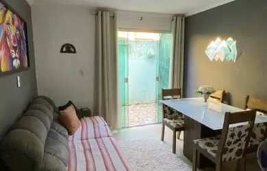 Imagem: A casa possui 2 Dormitórios, 1 Banheiro e está localizado