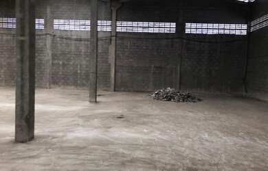 Imagem: O depósito possui 1 Vaga na garagem, 1.000m² de Área e está