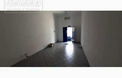 Imagem: O depósito possui 2 Vagas na garagem, 249m² de Área e está