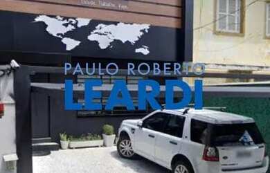 Imagem: O depósito possui 3 Vagas na garagem, 250m² de Área e está