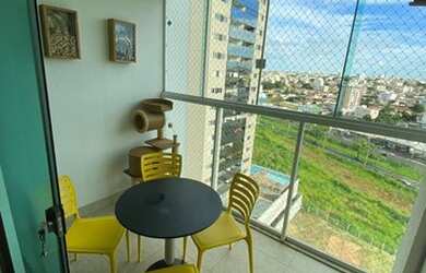 Imagem: O apartamento possui 2 Dormitórios, 1 Banheiro, 2 Vagas na