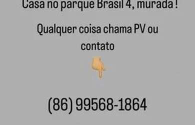 Imagem: A casa possui 2 Dormitórios e 1 Banheiro e está localizado