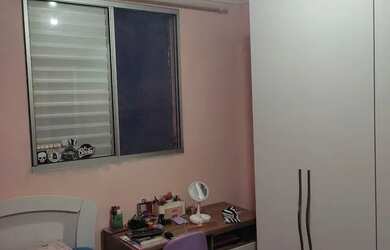 Imagem: O apartamento possui 3 Dormitórios, 1 Banheiro, 1 Vaga na garagem