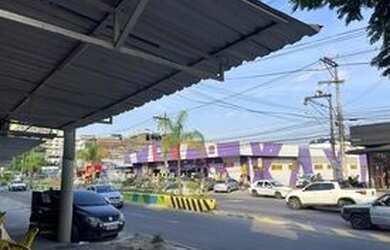 Imagem: A casa possui 2 Dormitórios, 2 Banheiros e 3 Vagas na garagem