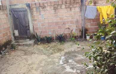 Imagem: A casa possui 2 Dormitórios, 1 Banheiro e está localizado