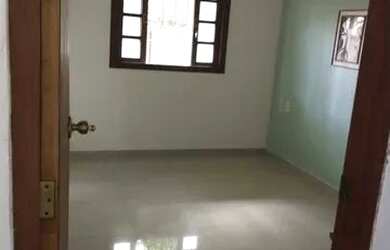 Imagem: A casa possui 3 Dormitórios, 2 Banheiros, 1 Vaga na garagem