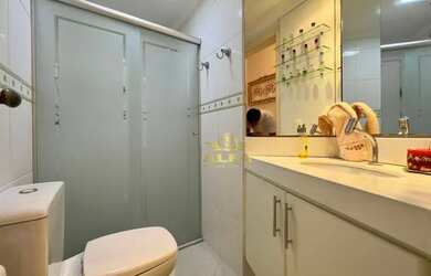 Imagem 8: Apartamento com varanda e vista mar na Praia da Enseada, 3 quartos sendo...