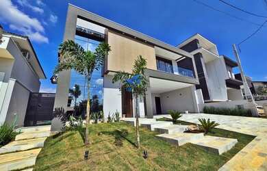 Imagem: A casa em condomínio possui 3 Dormitórios, 5 Banheiros, 4