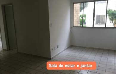 Imagem: O apartamento possui 3 Dormitórios, 1 Banheiro e 1 Vaga na