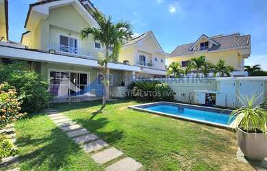 Imagem: A casa em condomínio possui 4 Dormitórios, 5 Banheiros, 3