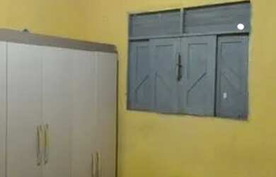 Imagem: A casa possui 2 Dormitórios, 1 Banheiro e está localizado