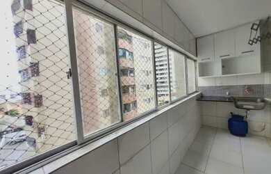 Imagem: O apartamento possui 3 Dormitórios, 1 Banheiro, 1 Vaga na garagem