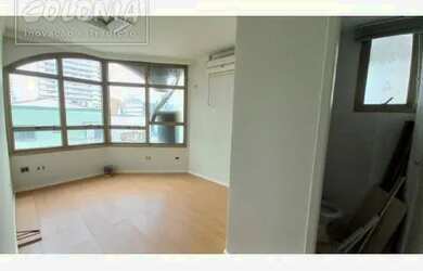 Imagem: O depósito possui 1 Vaga na garagem, 60m² de Área e está