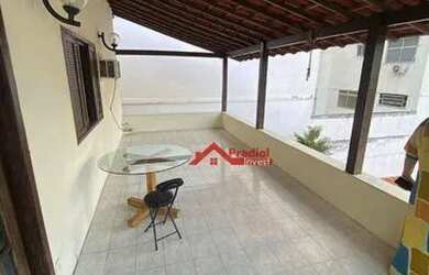 Imagem: A casa possui 4 Dormitórios, 2 Banheiros e 180m² de Área