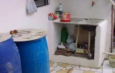 Imagem: A casa possui 2 Dormitórios, 1 Banheiro, 1 Vaga na garagem