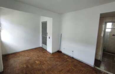 Imagem: O apartamento possui 2 Dormitórios, 1 Banheiro e está localizado