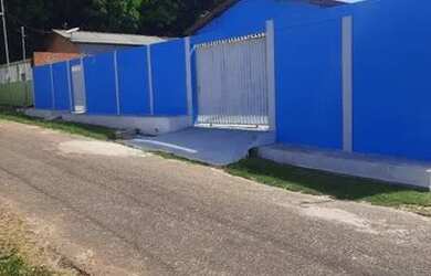 Imagem: A casa possui 2 Dormitórios, 1 Banheiro, 3 Vagas na garagem