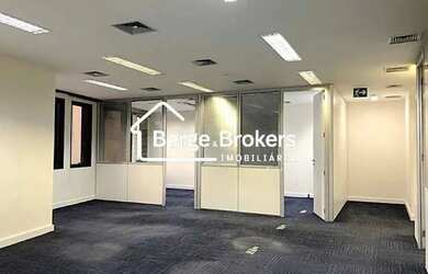 Imagem: O depósito possui 497m² de Área e está localizado em Centro