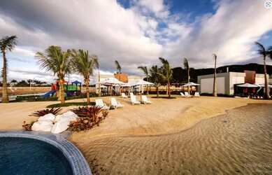 Imagem: A casa em condomínio possui 4 Dormitórios, 5 Banheiros, 3