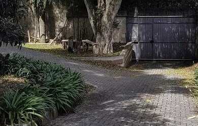 Imagem: A casa em condomínio possui 4 Dormitórios, 5 Banheiros, 4