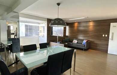 Imagem: O apartamento possui 3 Dormitórios, 1 Banheiro, 2 Vagas na